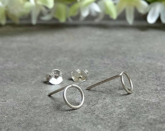 Silver circle earrings, Silver wire earrings, Circle stud earrings, Argentium silver studs, Geometric jewelry, Silver wire jewelry, Minimal