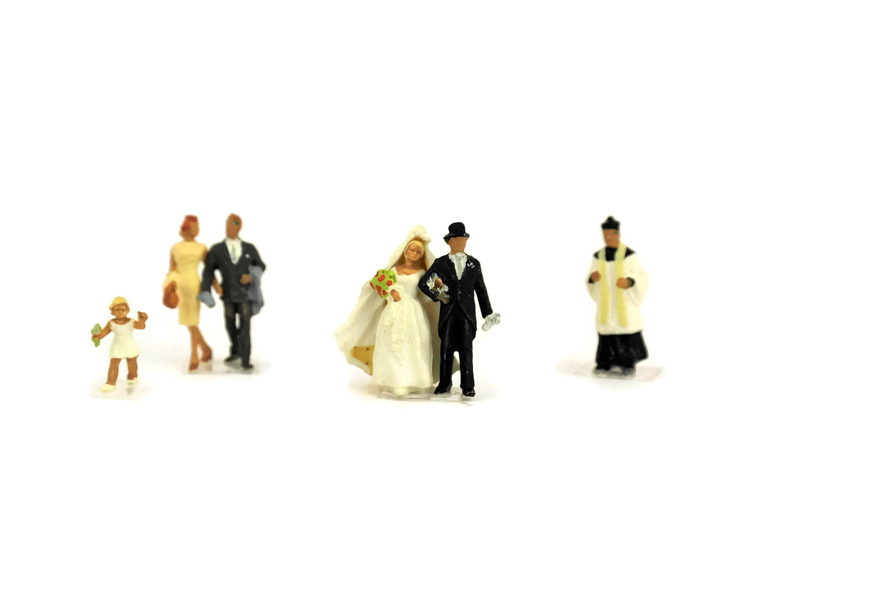 miniature bride and groom figures