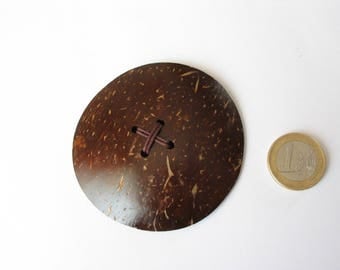 Very large round 7cm Brown coconut button