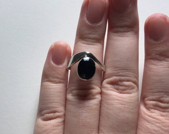 Vintage Avant Garde Design Black Onyx 925 Sterling Silver Ring