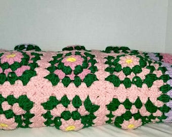 Vintage Crocheted Afghan,LARGE,Granny Square Crocheted Blanket,Crocheted Rosette Afghan,Crochet Afghan,Granny Squares,Crocheted Throw,1970s