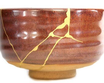 red iron glaze chawan Kintsugi tea ceremony bowl gold Urushi