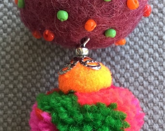 Textile, bohemian necklace / pendant, tonic, bright colors, hand-made jewel