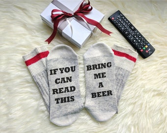 Birthday gift for him - If you can read this sock - beer sock - Fathers - bring me a beer sock - Beer - Birthday for Him - Rub my feet