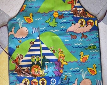 Vintage oil cloth Apron with Noahs ark design. Retro kitchen!