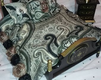 Beautiful Paisley Comforter