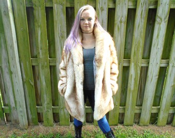 Beautiful Vtg Sheep Shearling Fur Coat Madrid Spain Rare Color Soft Warm Long Fur Cream Brown Tips Winter Fashion Womens Size 1X 2X