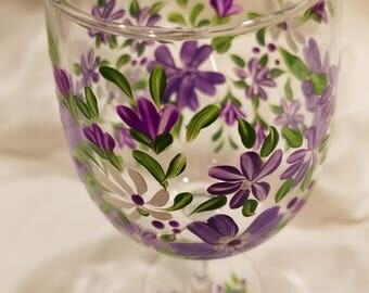 Purple Floral Hand Painted Wine Glasses. Colorful Wine Glasses. Spring or Summer Bouquet Wine Glasses.