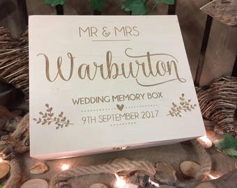 Rustic wedding gift / Wedding memory box / Wedding gift / Wooden keepsake box / personalised wedding box / personalized wedding memory box