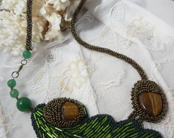 Tiger's eye and jade. Necklace, earrings and wristban. em