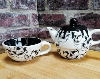 Skull teapot, Individual tea pot, unique tea kettle, Black Caldron, tea-pot with skulls, tea lover, birthday present gift, gothic caldron