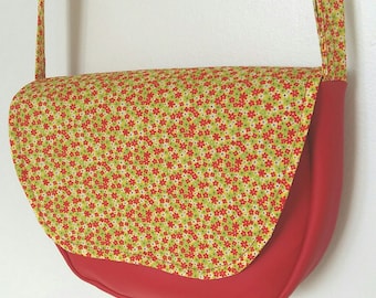 Bag flap with adjustable shoulder strap