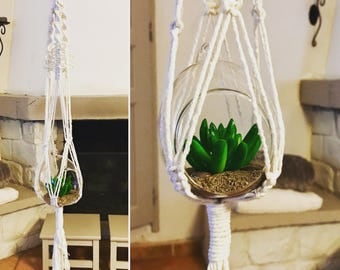 Macrame hanger