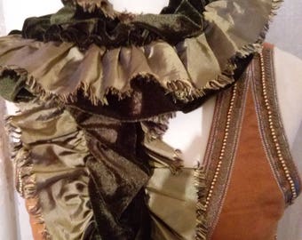 Scarf in olive green color satin and velvet