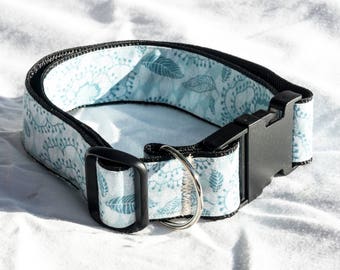 Extra Large (XL) Dog Collar. Extra Wide. blue flowers. Adjustable 15 - 26 inches long. 1.5in wide.