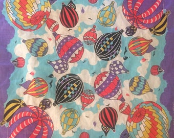 cute 1980s kitschy vintage hot air balloon printed headscarf/neck scarf
