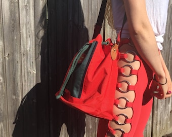 Vintage red and green drawstring bucket bag