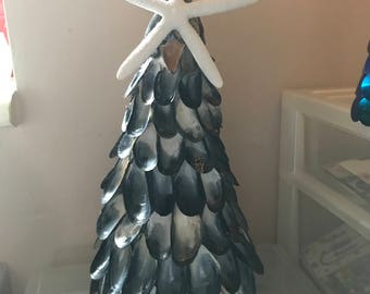 Mussel shell Christmas tree
