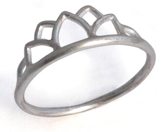 Solid sterling silver tiara stacking midi ring