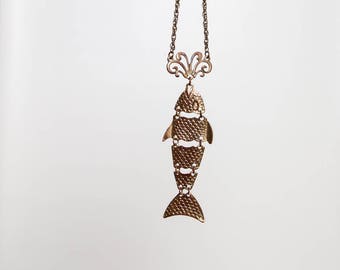vintage 70s fish pendant necklace