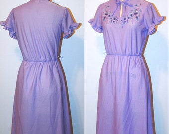 1970s Dress 70s Secretary Things, Light Purple Lilac Dot Short Ruffle Sleeve, Floral Print High Neck, Stranger Barb, Size S Small 7