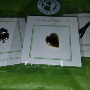 Buyer photo 15161516, who reviewed this item with the Etsy app for Android.