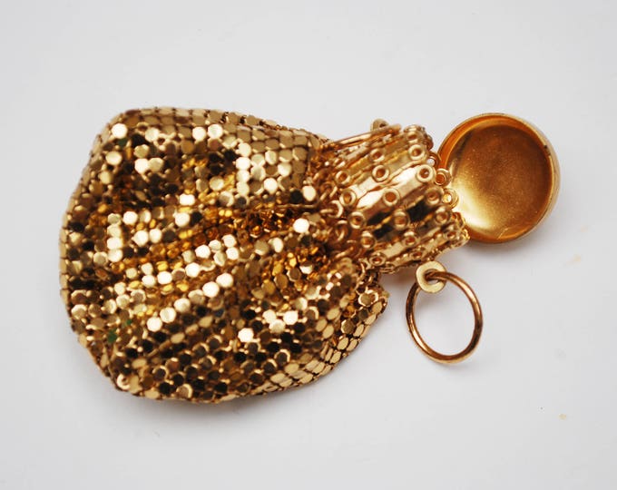 Gold Mesh Expandable Coin Pouch - Art Deco - coin purse - Accordion -beggars bag