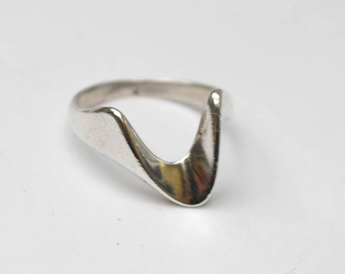 Sterling Wave Ring - Silver Abstract Modern - size 7