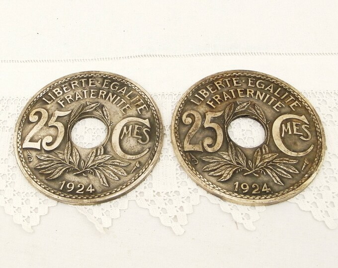 2 Vintage Cast Metal Coasters for Wine Bottles Shaped as 1924 French Coins with Original Box, Retro Coin Coaster from France, Dinner Party 2 Vintage Cast Metal Coasters for Wine Bottles Shaped as 1924 French Coins with Original Box, Retro Coin Coaster from France, Dinner Party