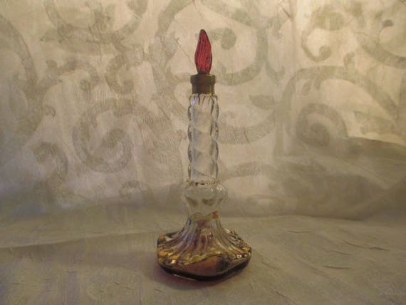 Résultat de recherche d'images pour "flacon parfum"