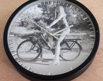 clock vintage pattern Brigitte Bardot in Solex wall