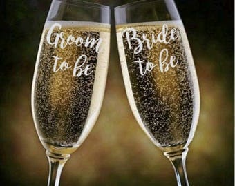 Bride to Be / Groom to Be Champagne Glasses, Champange Flutes, Toasting Glasses, Engagement Gift, Bridal Shower Gift, Champagne Flute Set