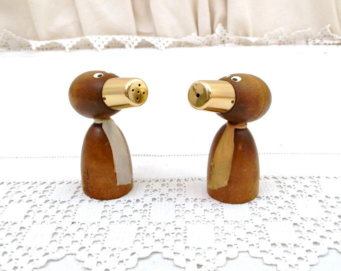 Pair of Vintage Squeaking Teak Mid Century Modern Novelty Salt and Pepper Shakers, Retro 60s Musical Wooden Tableware, Phonic Wood Cruet Set