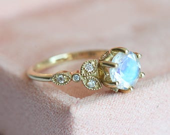 Moonstone Ring, Vintage Moonstone Engagement Ring, Rainbow Moonstone Ring, Romantic Engagement Ring, Floral Ring, Moonstone Wedding