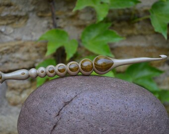 Hand turned (size J= 6 mm) Hornbeam and Robinia (White Acacia) Crochet Hook Custom order, Ergonomic Handle, Handcrafted Wooden Crochet Hooks