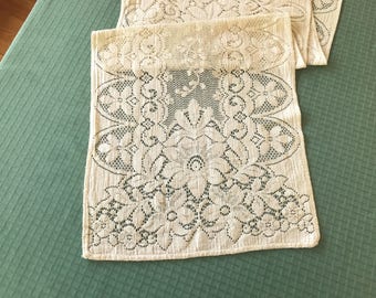 Vintage Lace Table Runner, Cream Lace Cloth Table Runner, Side Board Scarf, Credenza Scarf, Dresser Scarf, Vintage Lace Table Linens