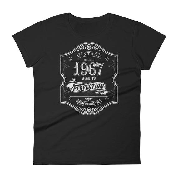 1967 Birthday Gift Vintage Born in 1967 t-shirt for women