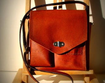 Sacoche homme artisanal en cuir aspect vieillis marron
