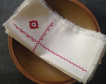 6 vintage embroidered napkins