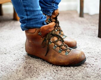 Vintage Dunham Hiking Boots size 7