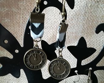 Earrings black and white clock