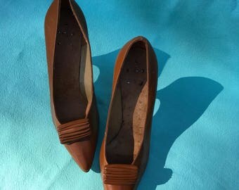 Escarpins cuir caramel années 60