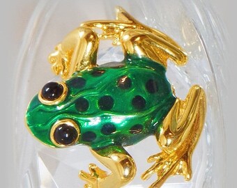 SALE Vintage Green Frog Brooch. Green Enamel Frog Pin.