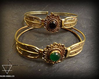 Bracelet laiton plume et pierre # onyx# green chalcedony # brass feather bracelet and semi precious stone#
