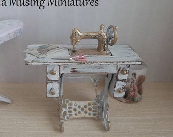 Treadle Sewing Machine French White in 1:12 Scale for Dollhouse Miniature Cottage