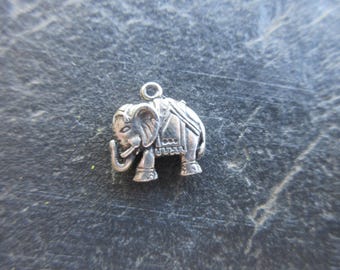Wise Elephant charm Sterling Silver 925 slight oxidation 12mm x 12mm wisdom, gentleness, commitment, intelligence bracelet charm EL01