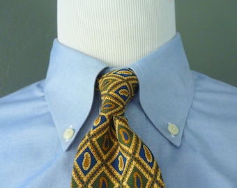 Vintage Brooks Brothers MAKERS All Silk Geometric Paisley Medallion Trad / Ivy League Neck Tie. Made in USA.