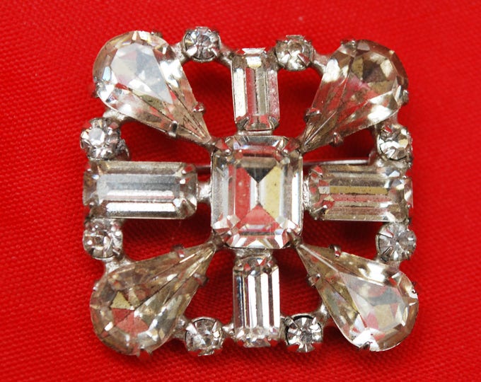 Weiss Rhinestone Brooch - Ice Crystal stones - silver setting - Signed Weissco - Mid century Square pin