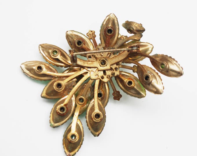 Green Rhinestone Flower Brooch - White Greenish pearl - Gold metal - Mid Century Floral Pin