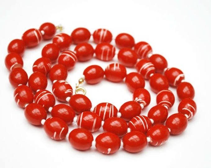 Red White Bead Necklace - Vintage Mod swirl - plastic bead necklace